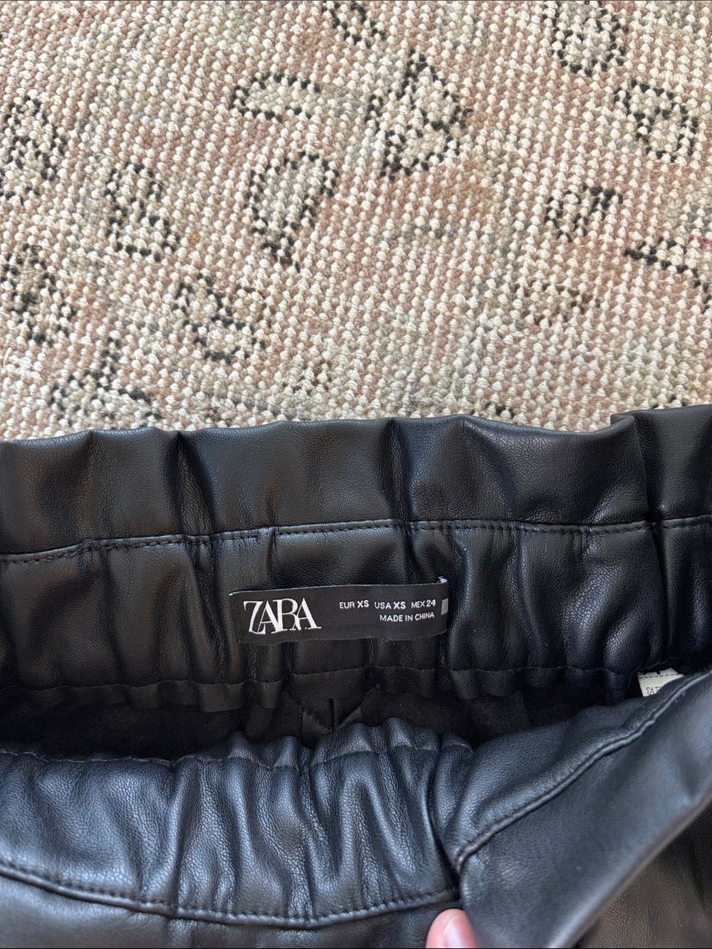 ZARA vegan leather pleather skirt black XS paperbag waist - Picture 3 of 4